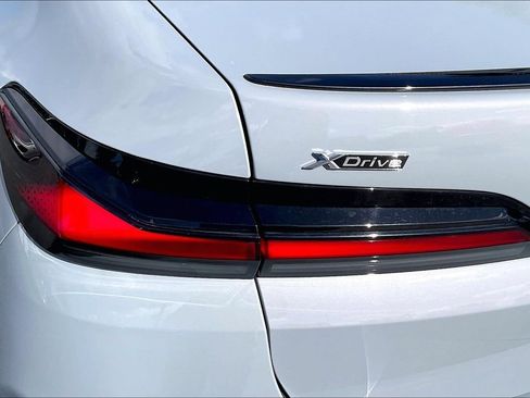 Used 2023 BMW 760i xDrive AWD/4WD image 22