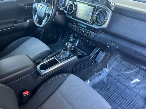 Used 2021 Toyota Tacoma TRD Sport AWD/4WD image 15
