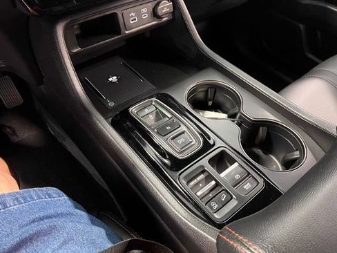 Used 2025 Honda Pilot TrailSport image 30