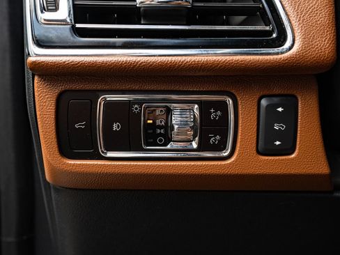 Used 2023 Lincoln Navigator L Reserve AWD/4WD image 42