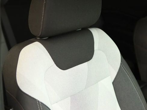 Used 2025 Chevrolet Trax RS w/ Driver Confidence Package image 48