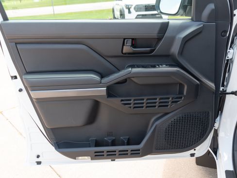 New 2026 Toyota Tacoma SR5 AWD/4WD image 9