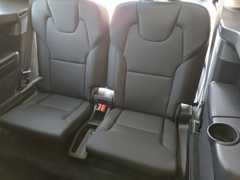 Certified 2025 Volvo XC90 B6 Core w/ Protection Package image 34