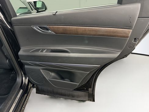 Used 2024 Genesis GV80 2.5T image 32