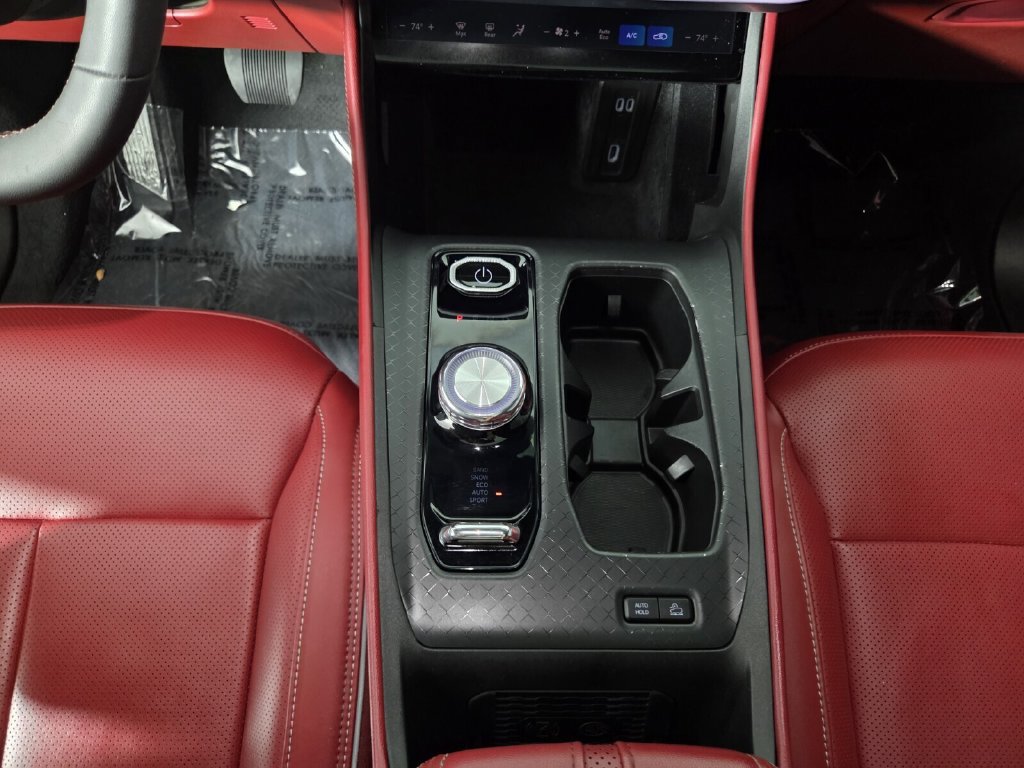 Used 2024 Jeep Wagoneer Launch Edition AWD/4WD image 13