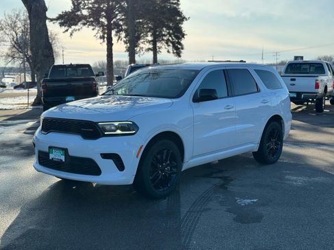 Used 2023 Dodge Durango GT image 4