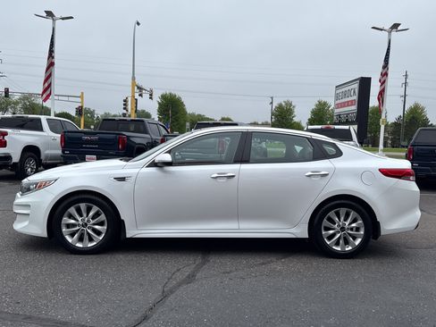Used 2018 Kia Optima EX w/ Premium Package FWD image 4