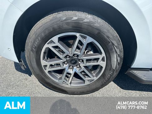 Used 2025 Ford Expedition Max Active AWD/4WD image 13