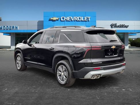 Certified 2026 Chevrolet Traverse LT FWD image 3