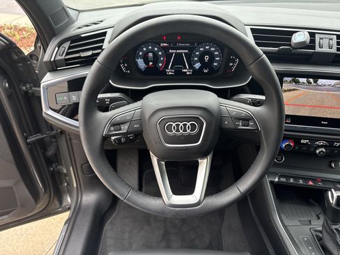 Used 2024 Audi Q3 2.0T Premium Plus AWD/4WD image 17