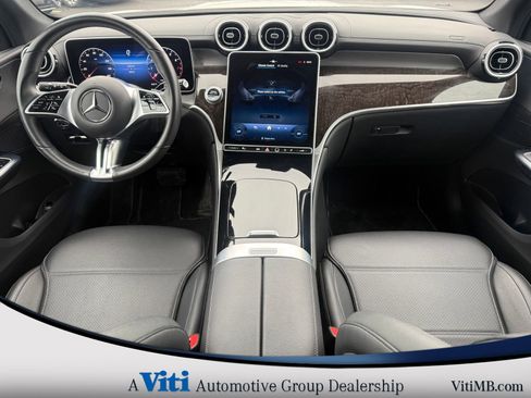 Used 2025 Mercedes-Benz GLC 300 4MATIC image 2