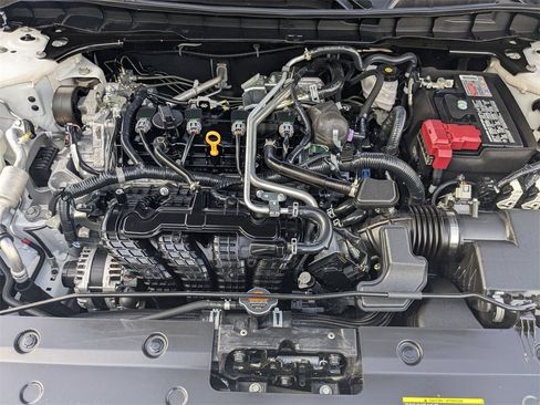 Used 2025 Nissan Altima 2.5 SR image 31