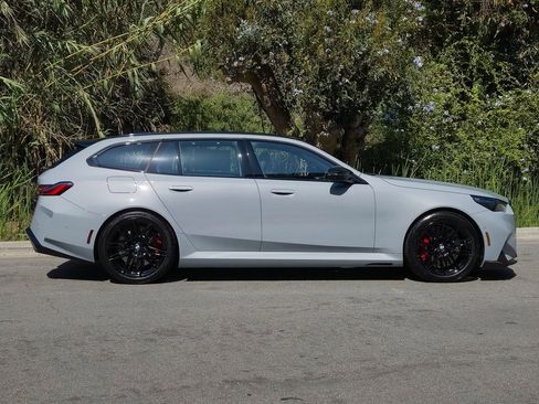 New 2026 BMW M5 Touring image 4