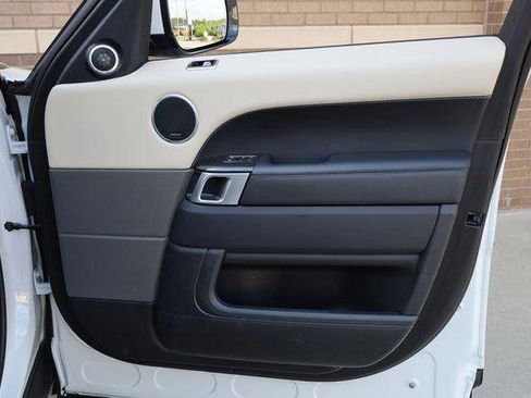 Used 2018 Land Rover Range Rover Sport HSE image 28
