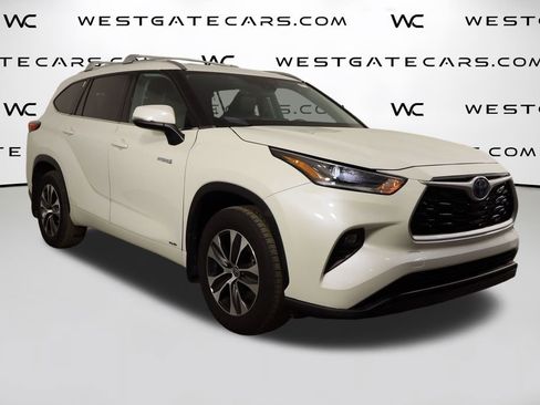 Used 2021 Toyota Highlander XLE image 40