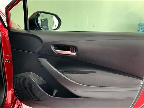 Used 2021 Toyota Corolla LE FWD image 19