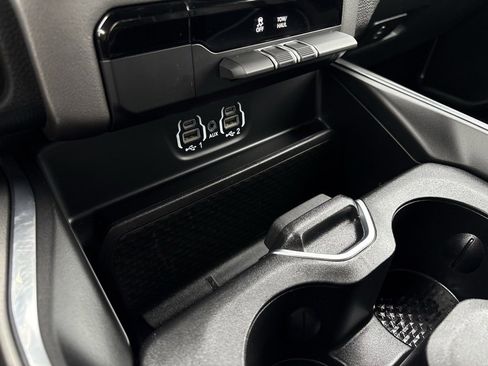 Used 2024 RAM 1500 Laramie image 19