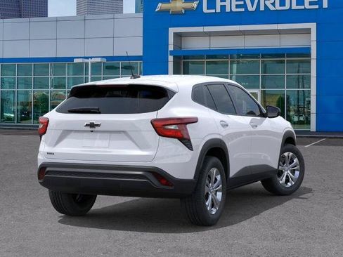 New 2026 Chevrolet Trax LS w/ Driver Confidence Package FWD image 4