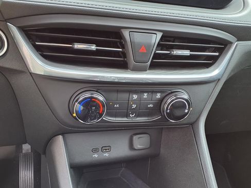 Used 2024 Buick Encore GX Preferred FWD image 7