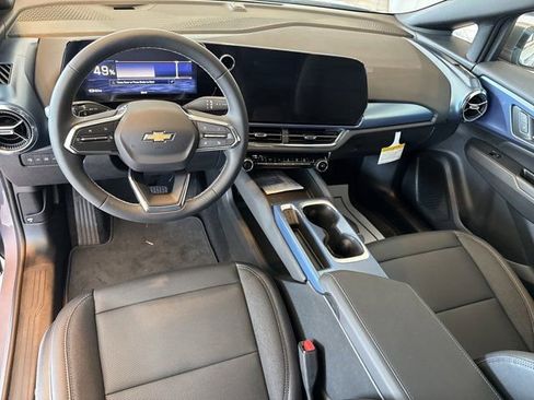 New 2026 Chevrolet Equinox EV LT FWD image 18