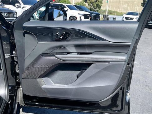 New 2026 Cadillac Lyriq Luxury RWD image 32