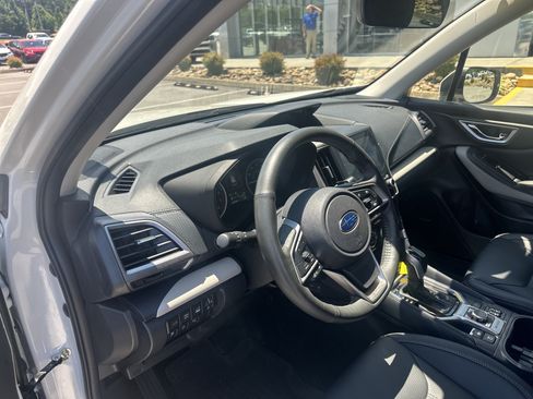 Used 2023 Subaru Forester Limited AWD/4WD image 15