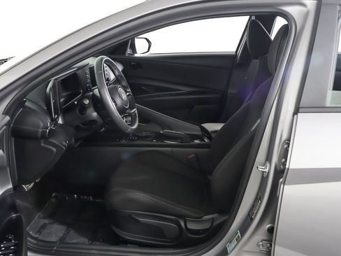 Used 2025 Hyundai Elantra Sport FWD image 22