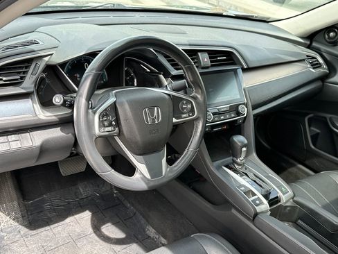 Used 2018 Honda Civic Touring image 22