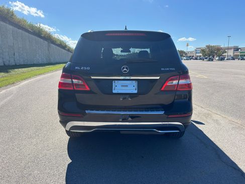 Used 2015 Mercedes-Benz ML 250 BlueTEC 4MATIC image 4
