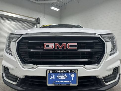 Used 2024 GMC Terrain SLE AWD/4WD image 10