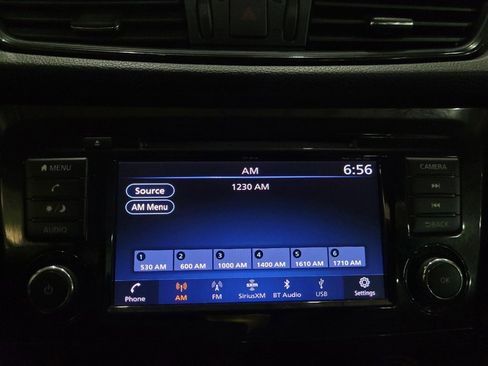 Used 2018 Nissan Rogue S FWD image 25