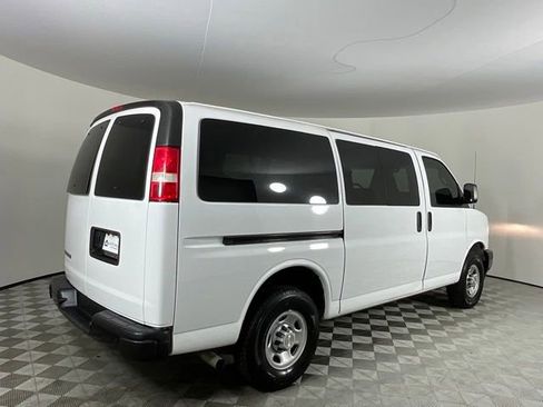 Used 2023 Chevrolet Express 3500 LS RWD image 5