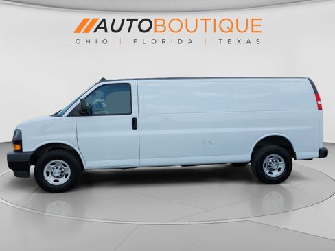 Used 2021 Chevrolet Express 3500 Extended w/ Driver Convenience Package RWD image 2