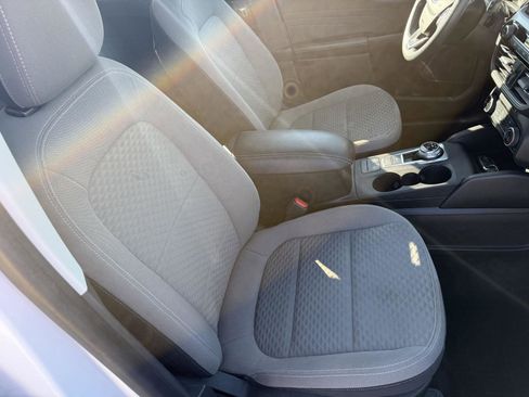 Used 2022 Ford Escape SE image 48