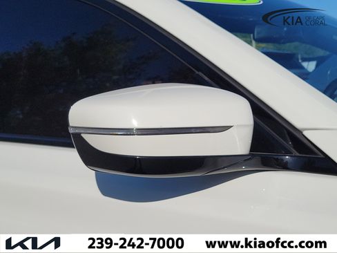 Used 2019 BMW 740i xDrive AWD/4WD image 8