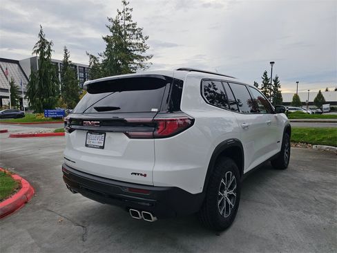 Used 2025 GMC Acadia AT4 w/ Super Cruise Package image 7