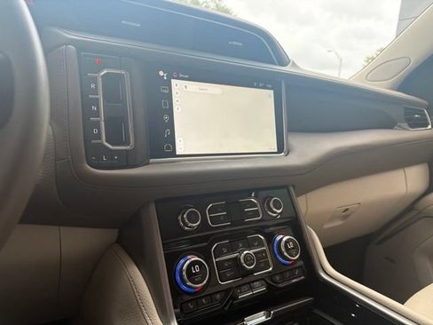 Used 2023 GMC Yukon Denali AWD/4WD image 9