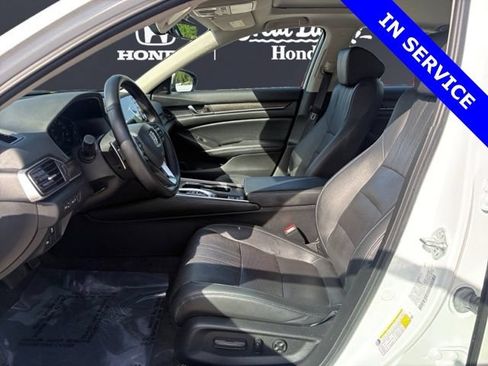 Used 2022 Honda Accord Touring image 9