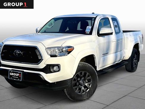 Certified 2022 Toyota Tacoma SR5 image 1