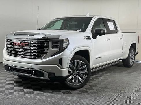 Used 2024 GMC Sierra 1500 Denali w/ Denali Reserve Package AWD/4WD image 1