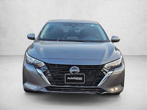 Used 2025 Nissan Sentra SV FWD image 2