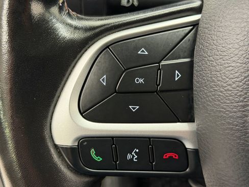 Used 2020 Jeep Compass Trailhawk AWD/4WD image 13