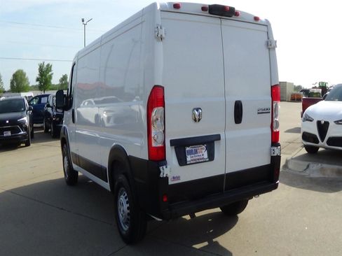 Used 2025 RAM ProMaster 2500 w/ Safety Group FWD image 8