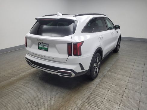 Used 2022 Kia Sorento S w/ Panoramic Sunroof Package FWD image 9