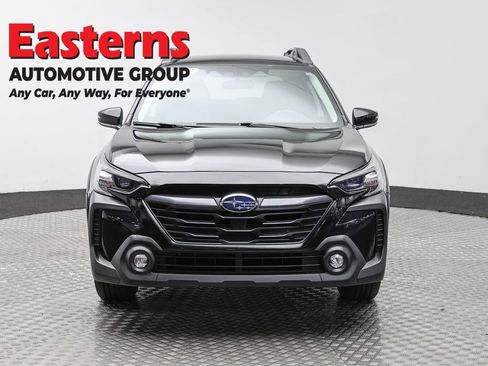 Used 2023 Subaru Outback Premium AWD/4WD image 2