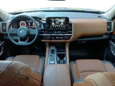 Used 2025 Nissan Pathfinder Platinum w/ Cargo Package image 3