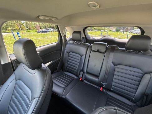 Used 2024 Ford Edge SEL image 39