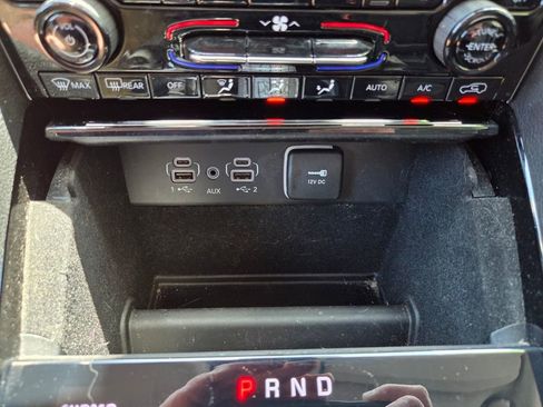 Used 2022 Jeep Grand Cherokee Limited AWD/4WD image 29