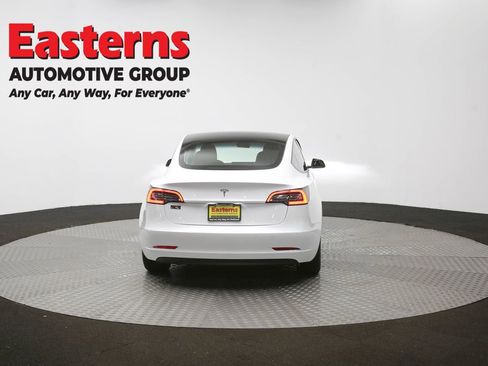 Used 2022 Tesla Model 3 Standard Range image 33