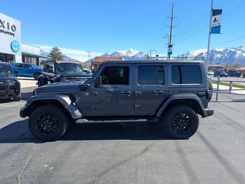 Used 2021 Jeep Wrangler Unlimited Sahara AWD/4WD image 8